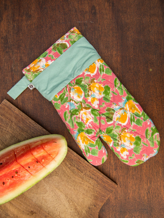Patchwork Oven Mitt : Water Flower