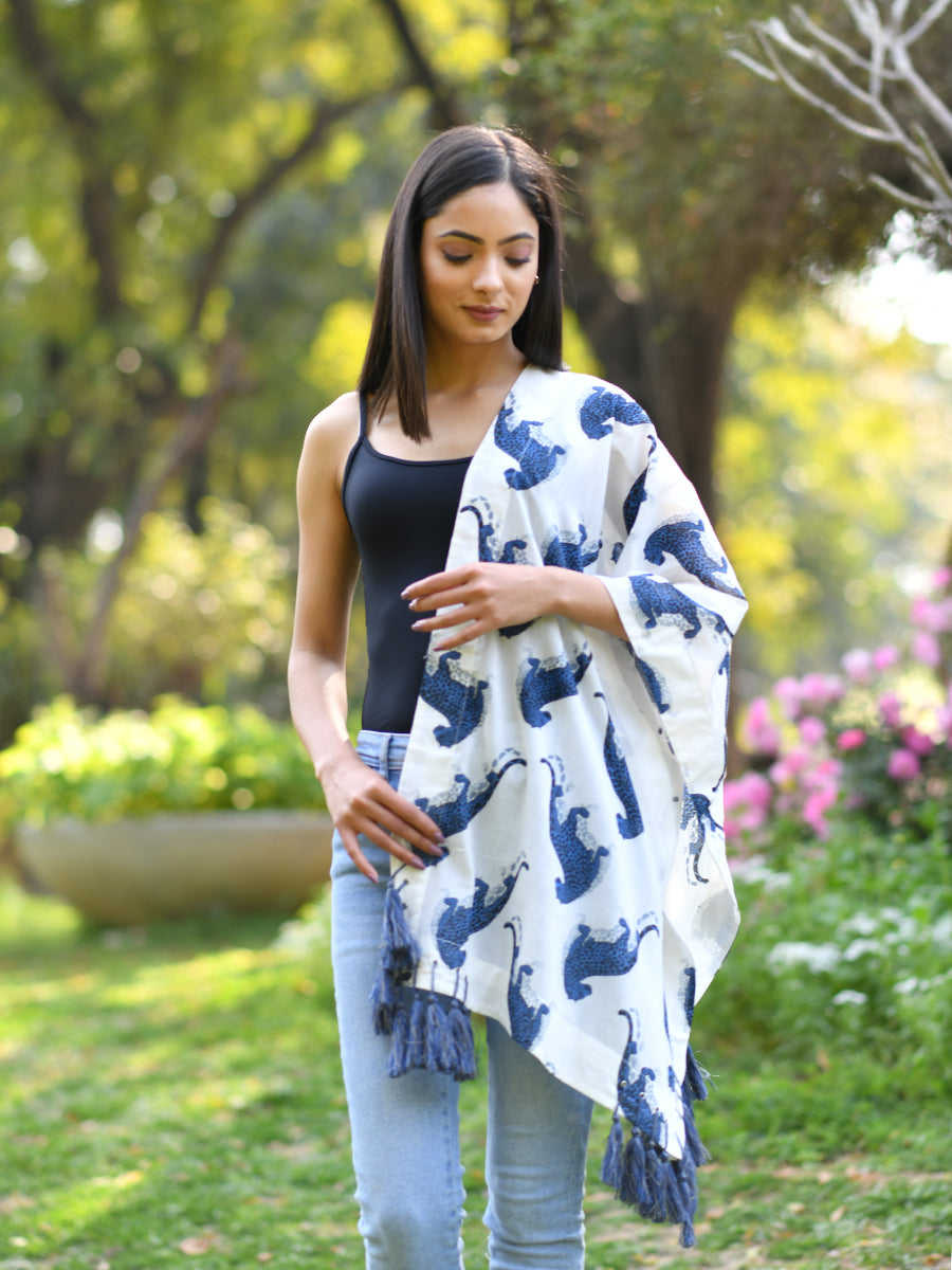 Stole with Fringes : Leopard White Voile