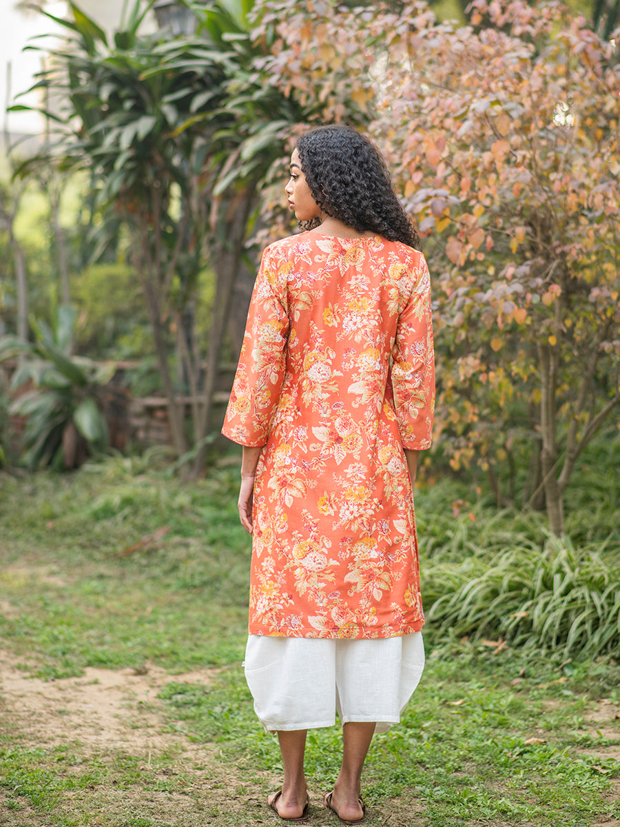 V Neck Kurta : Chelsea Santra
