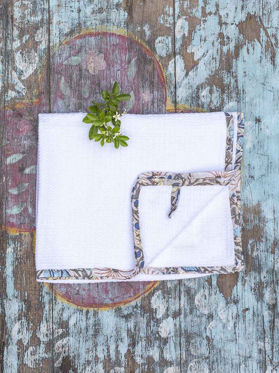 Face Towel Emb : Monkey White Honey Comb