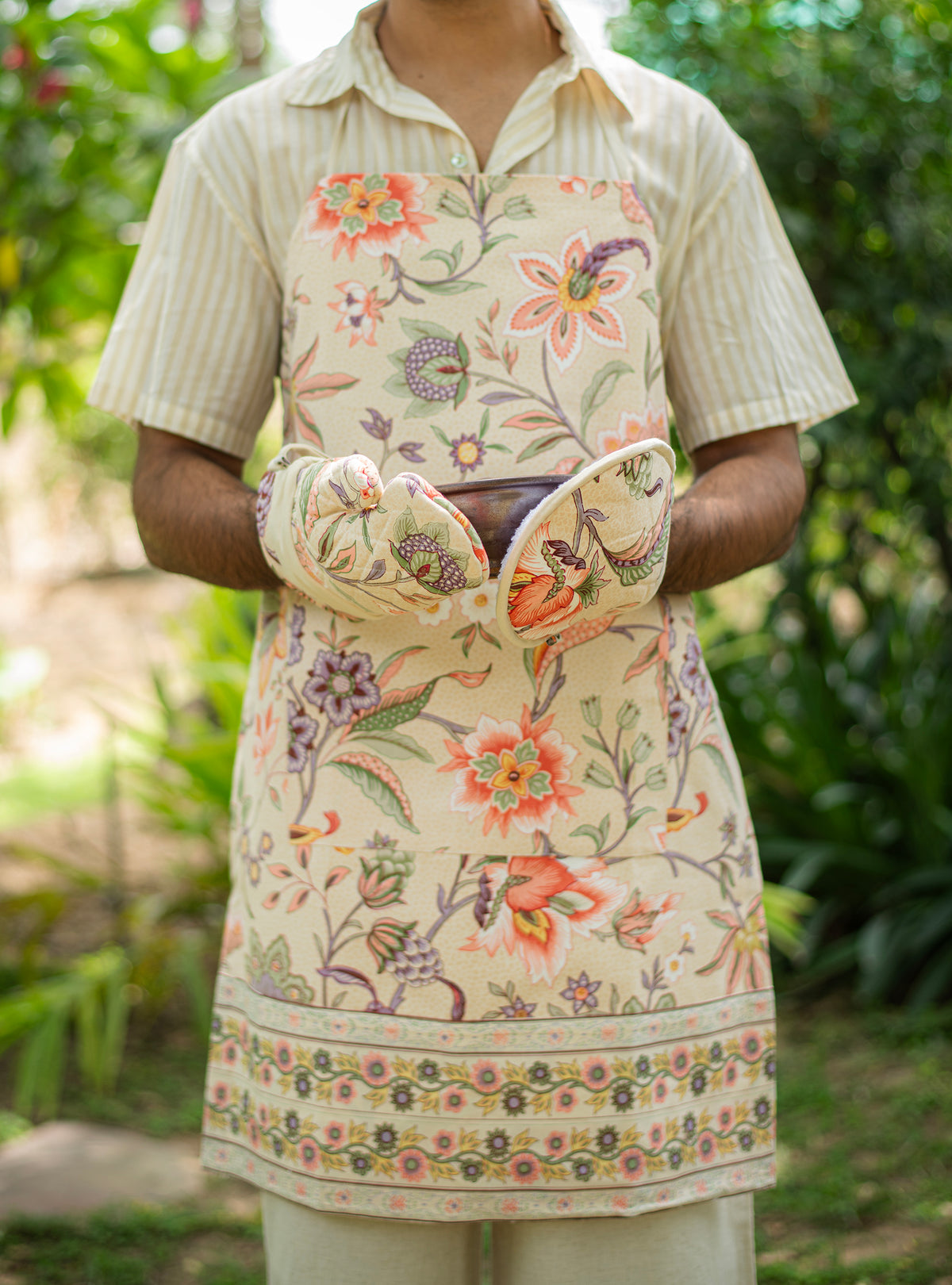 Printed Apron :  Kerala  Cream Canvas