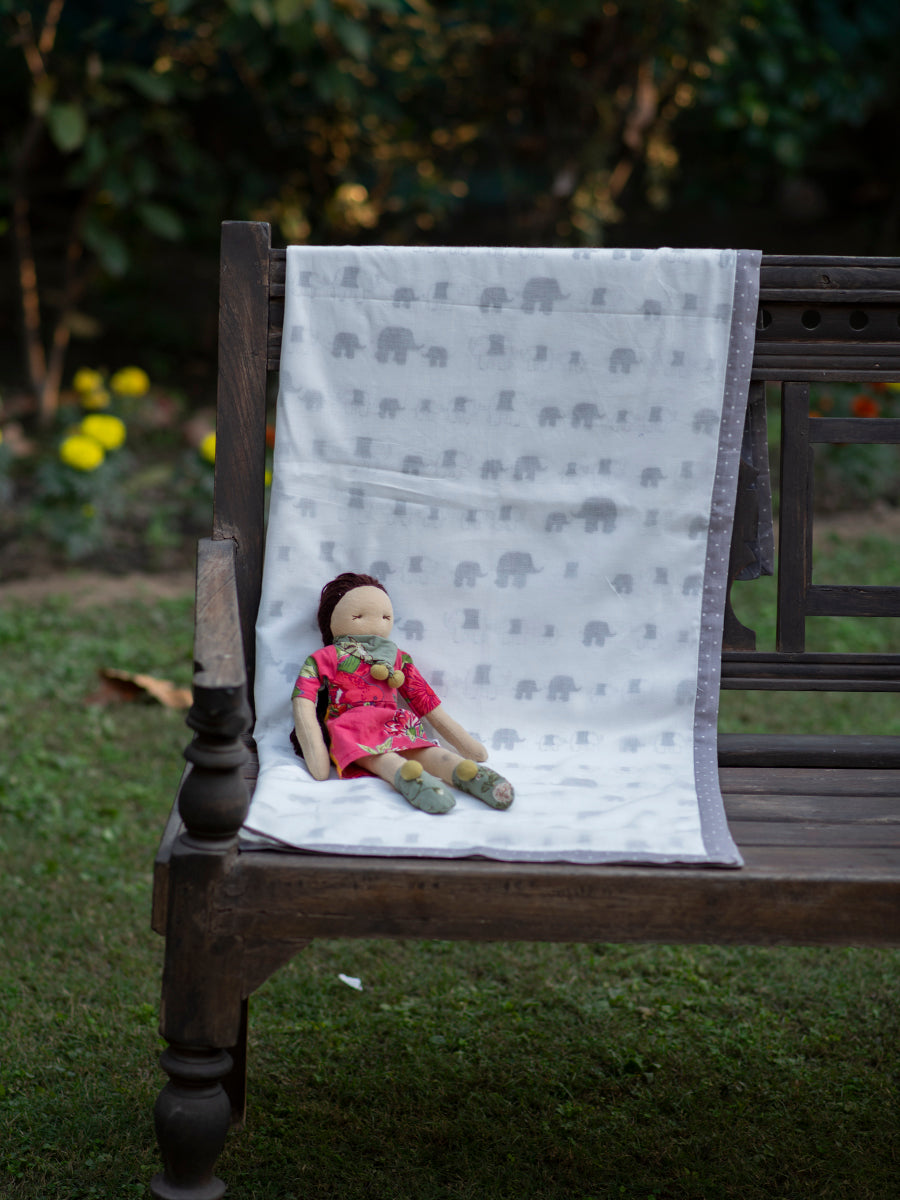 Classic Summer Blanket : Elephant Natural