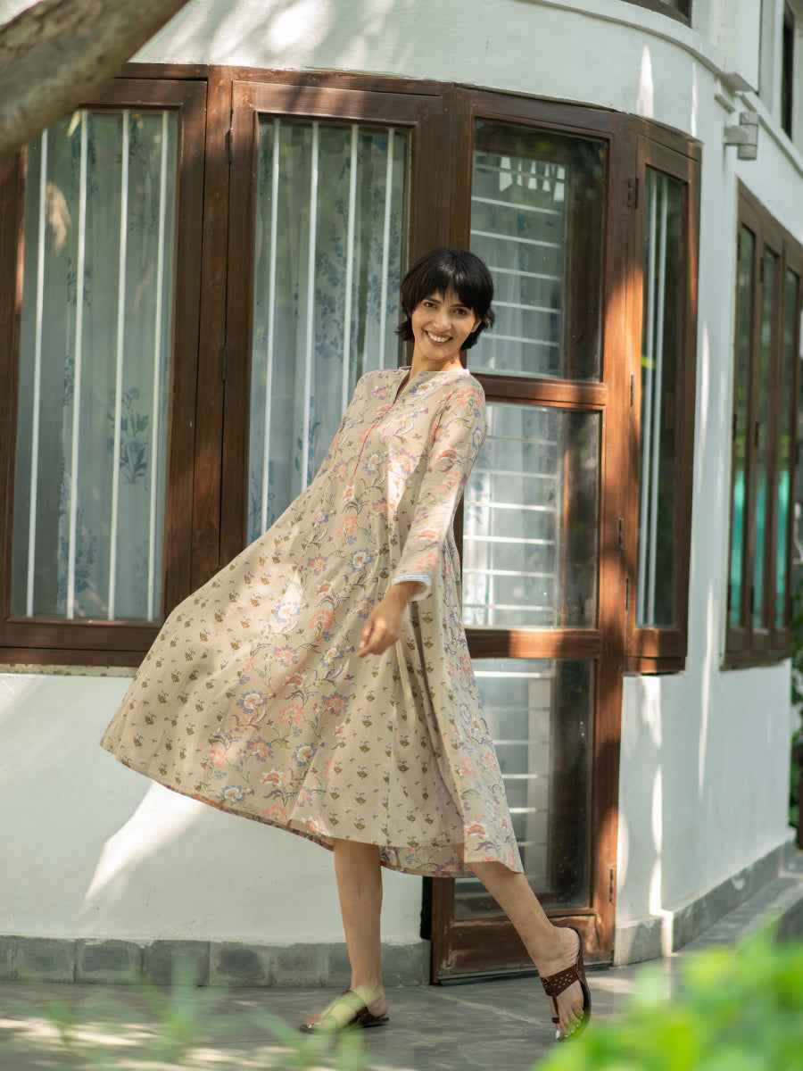 Begum Kurta : Chrysanthemum Beige Voile