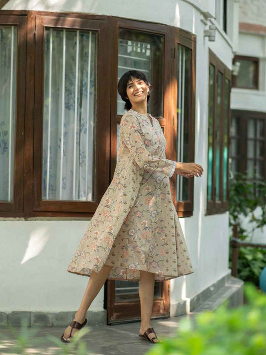 Begum Kurta : Chrysanthemum Beige Voile
