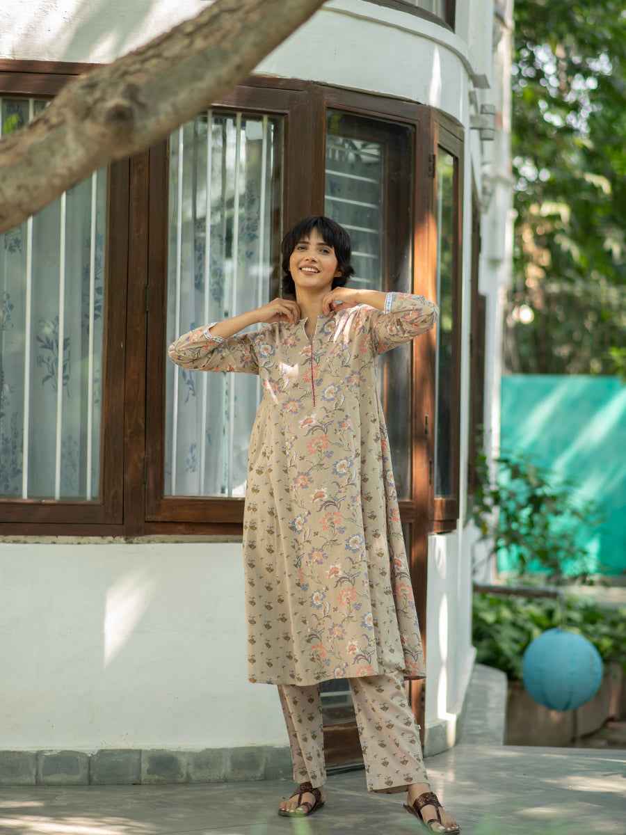 Begum Kurta : Chrysanthemum Beige Voile