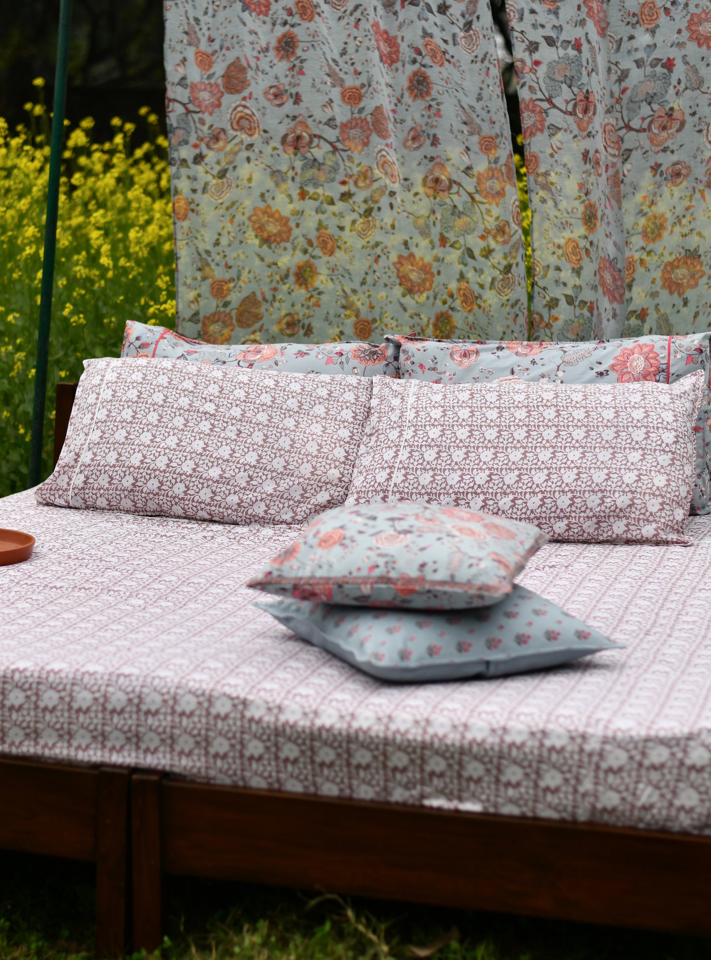 Printed Bed Sheet with Pillow : Camryn Celeste Cambric