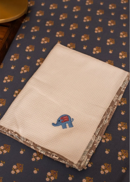 Face Towel Emb : Elephant White Honey Comb