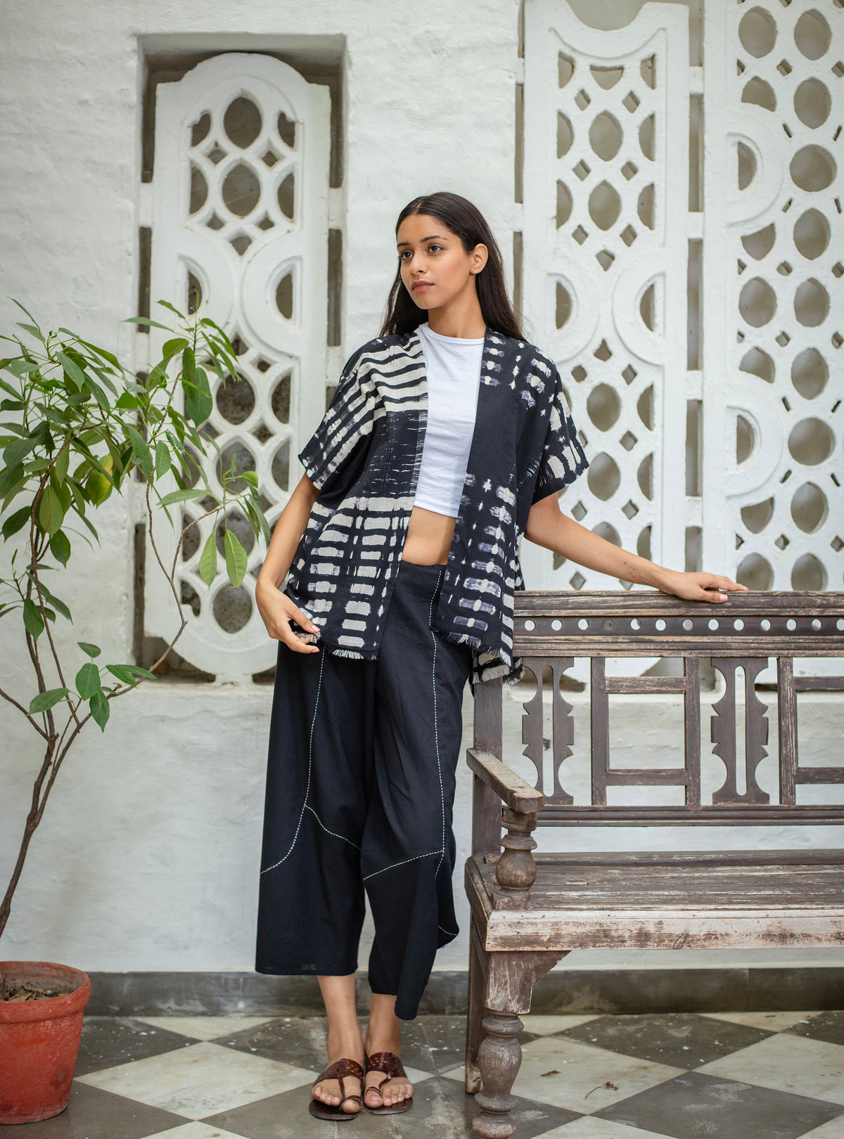 Fray Shrug : Tie Dye Black Slub