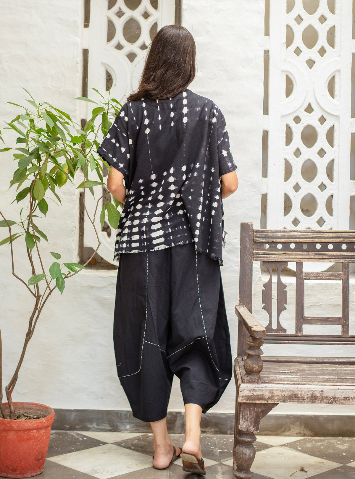 Fray Shrug : Tie Dye Black Slub
