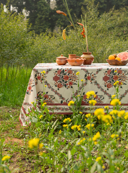 Printed Table Cloth Extra-Border : Gamla Ivory Sheeting