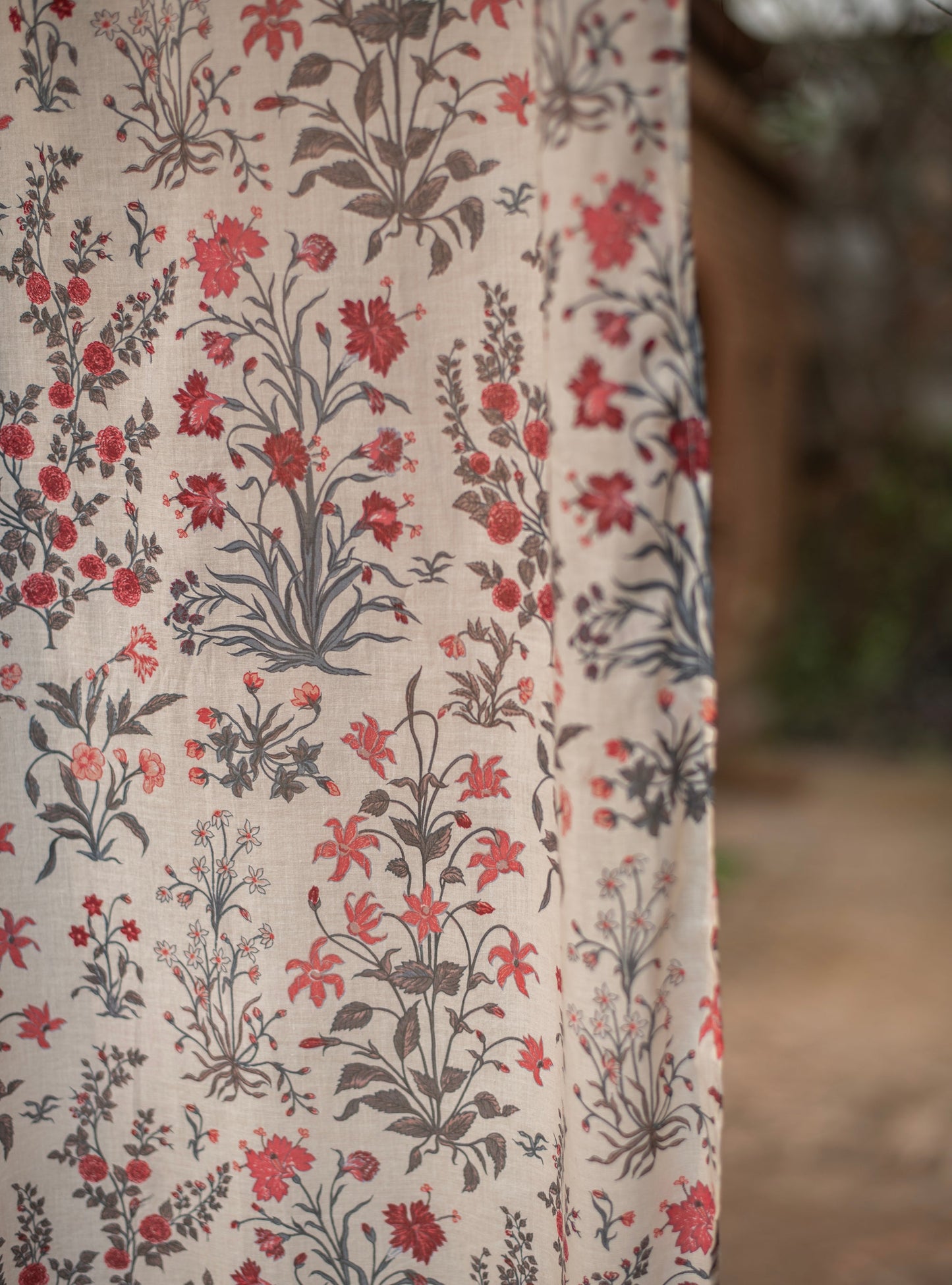 Printed Curtain : Garden Taupe Voile