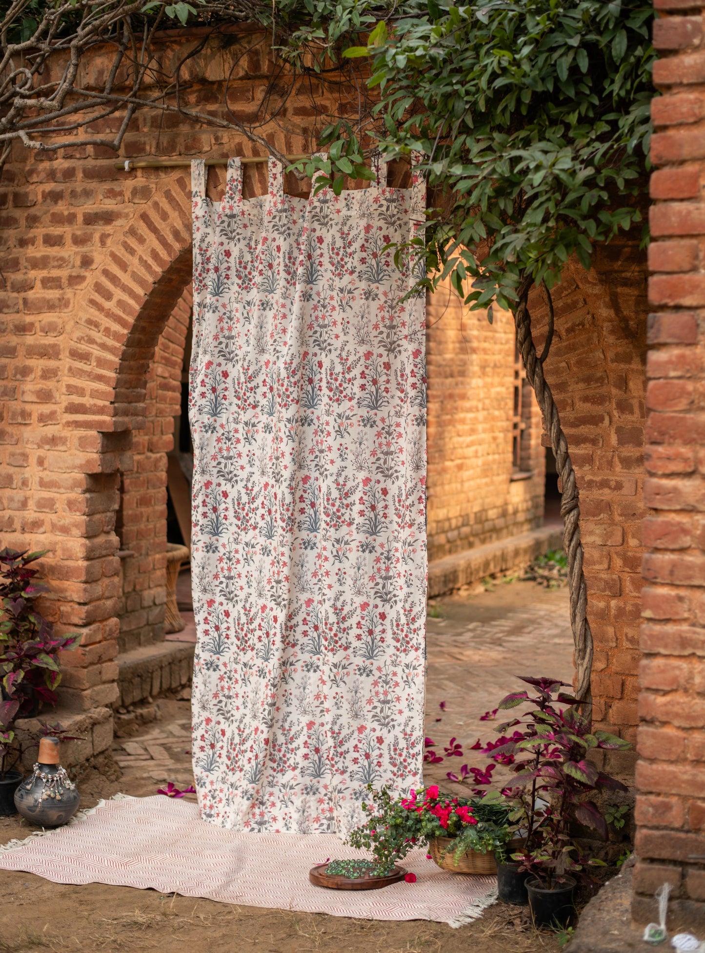 Printed Curtain : Garden Taupe Voile