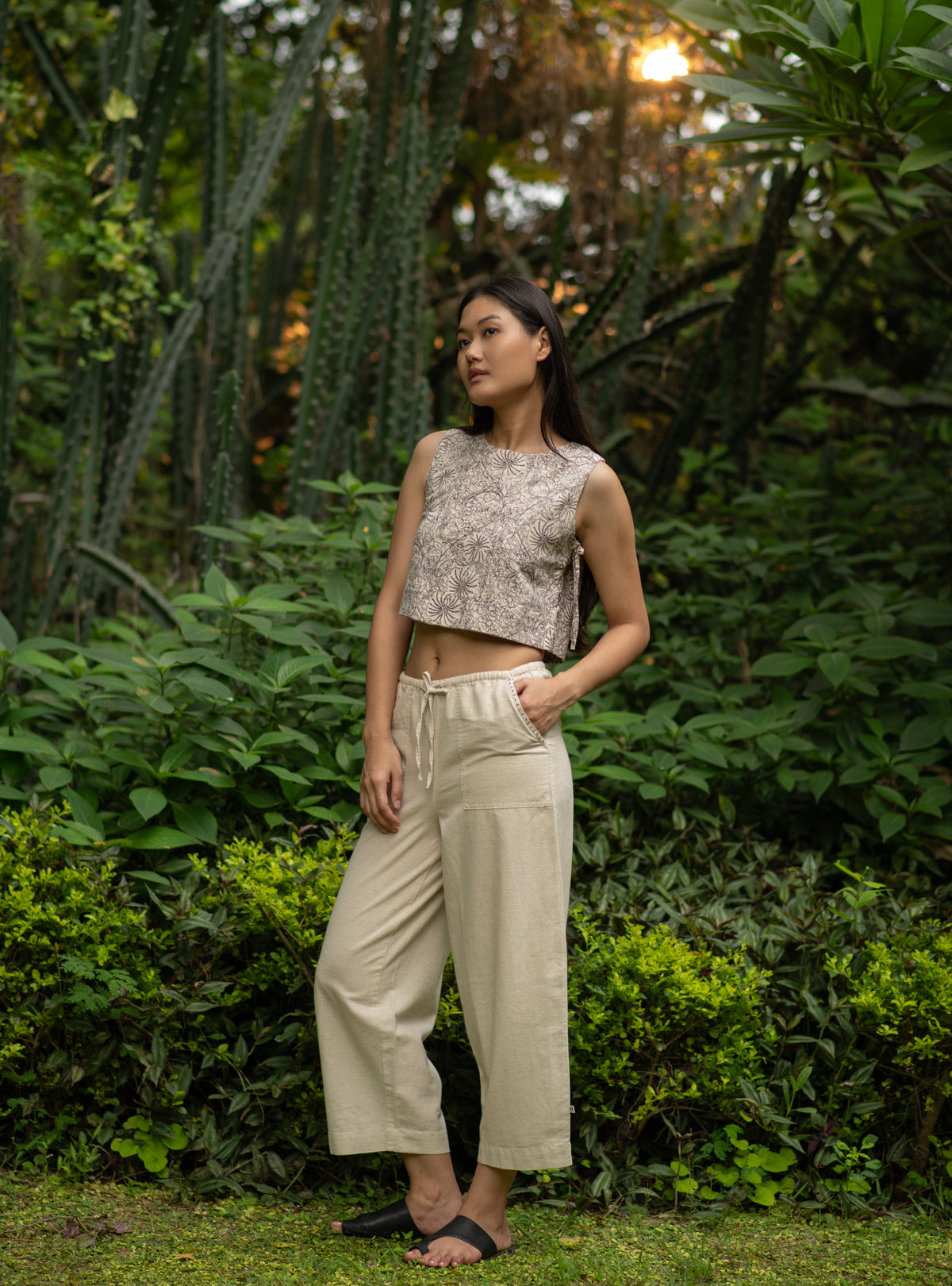 Jane Top : Palm Black Cotton Flax