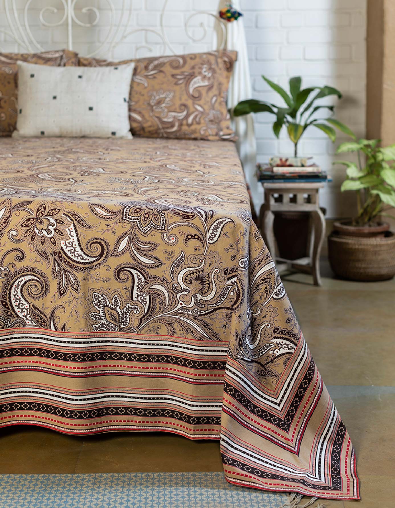 Printed Bed Cover Extra Border: Kashmir	Bronze Sheeting
