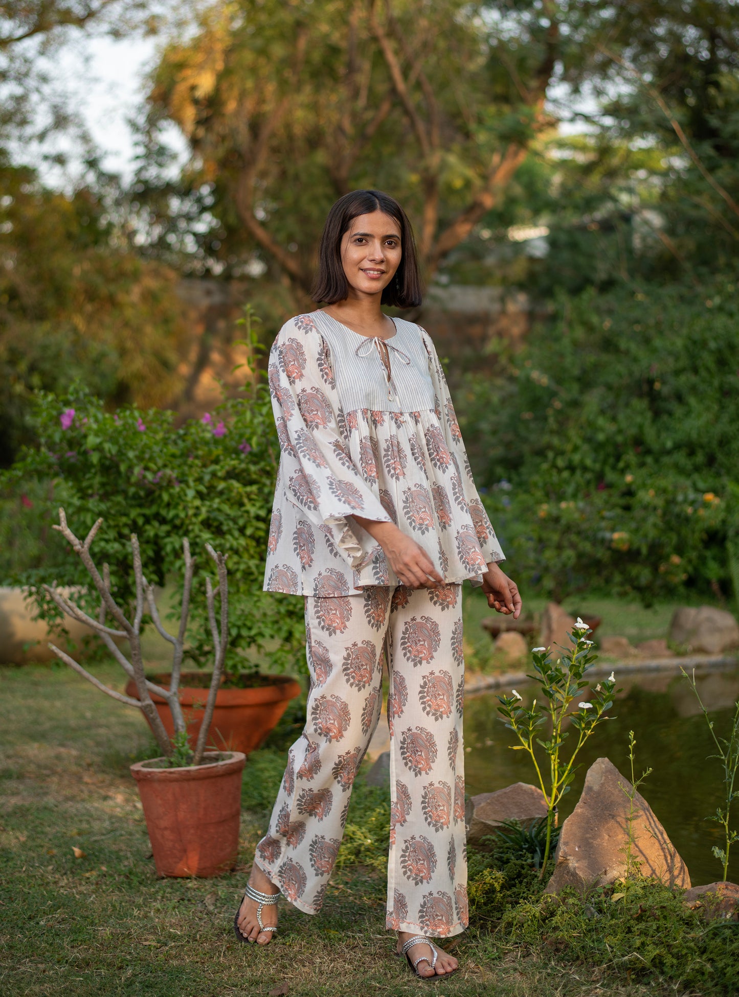 Katchi Top  : Parrot Ivory