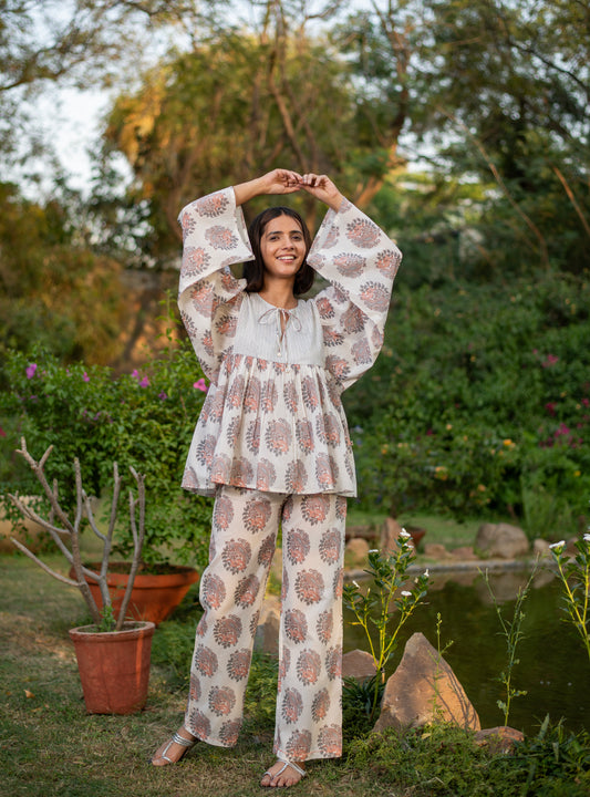 Katchi Top  : Parrot Ivory