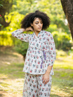 Kedia Top : Toile Cream Voile