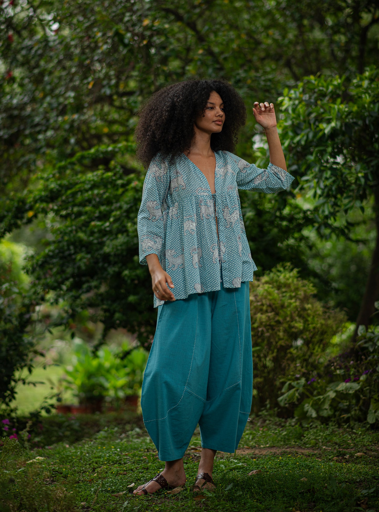 Layla Shrug : Tiger Turquoise | Voile