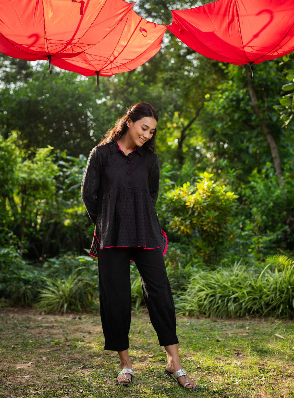 Pinch Cuff Pant : Solid Black Slub