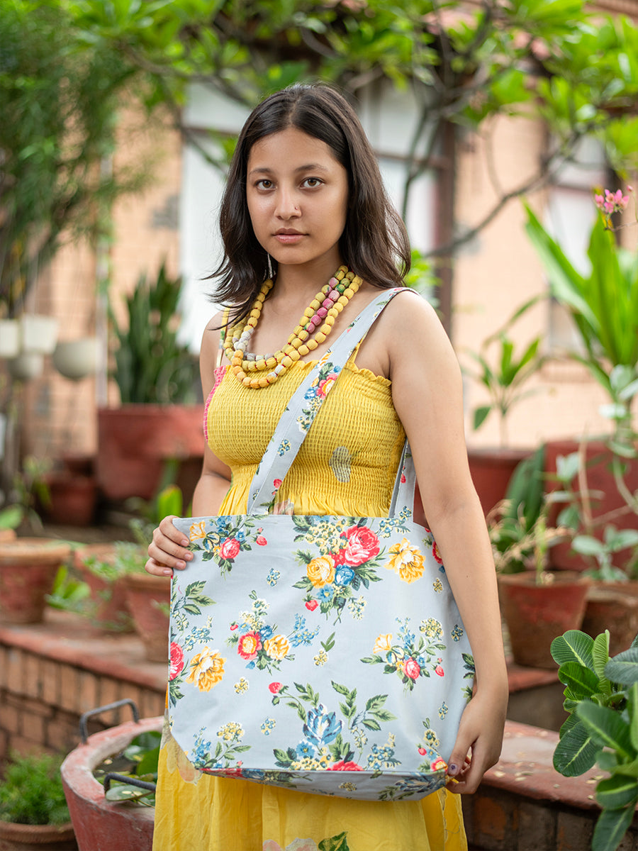 Canvas Tote : Potpourri Aqua Canvas