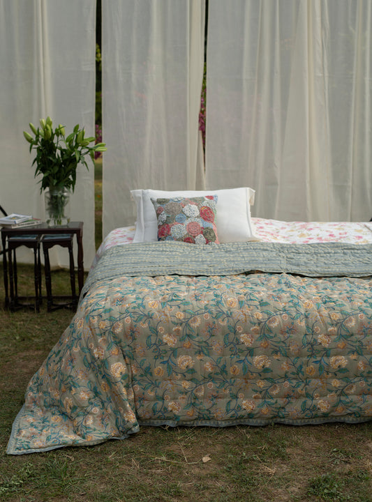 Printed Quilt Reversible : Florentine Sage Voile