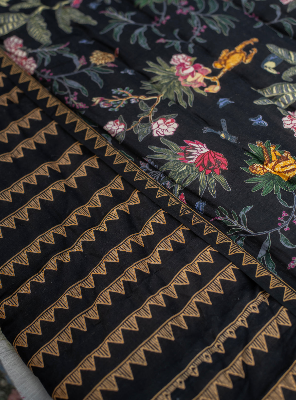 Printed Quilt Reversible : Ubud Black Voile