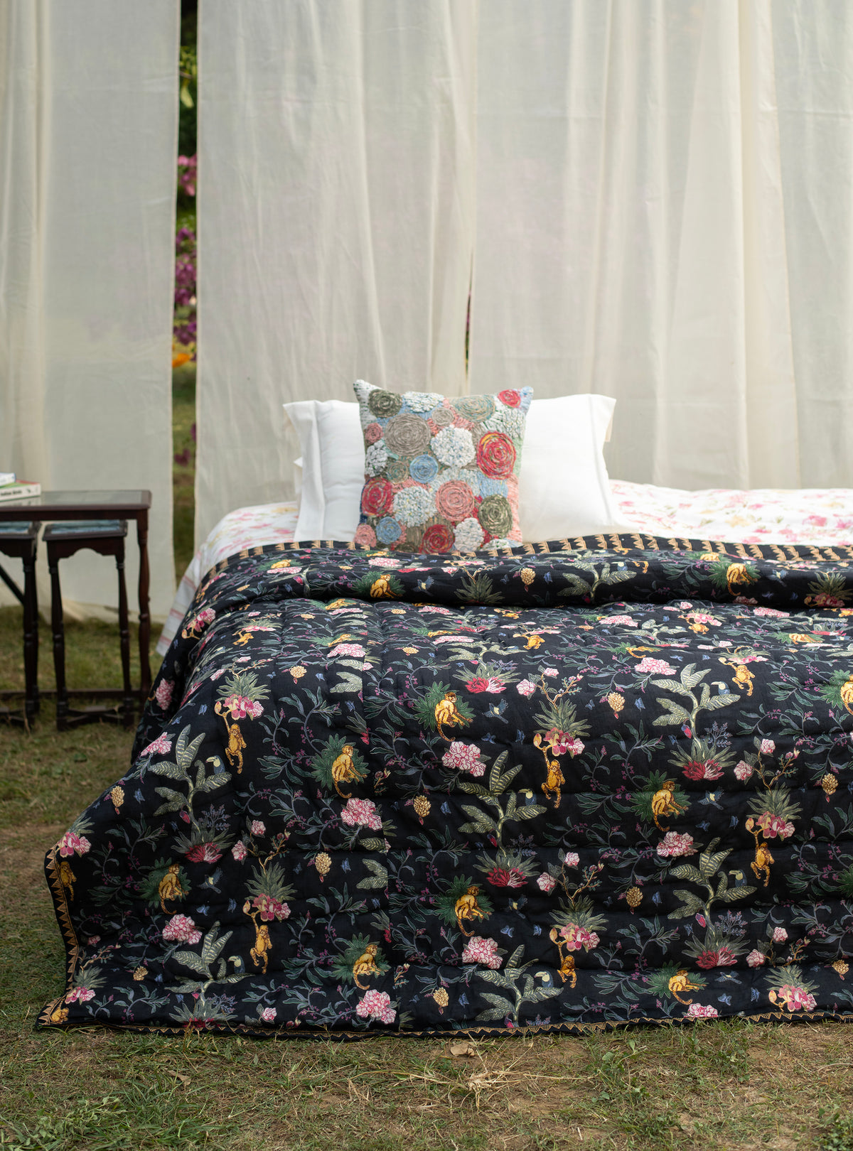 Printed Quilt Reversible : Ubud Black Voile
