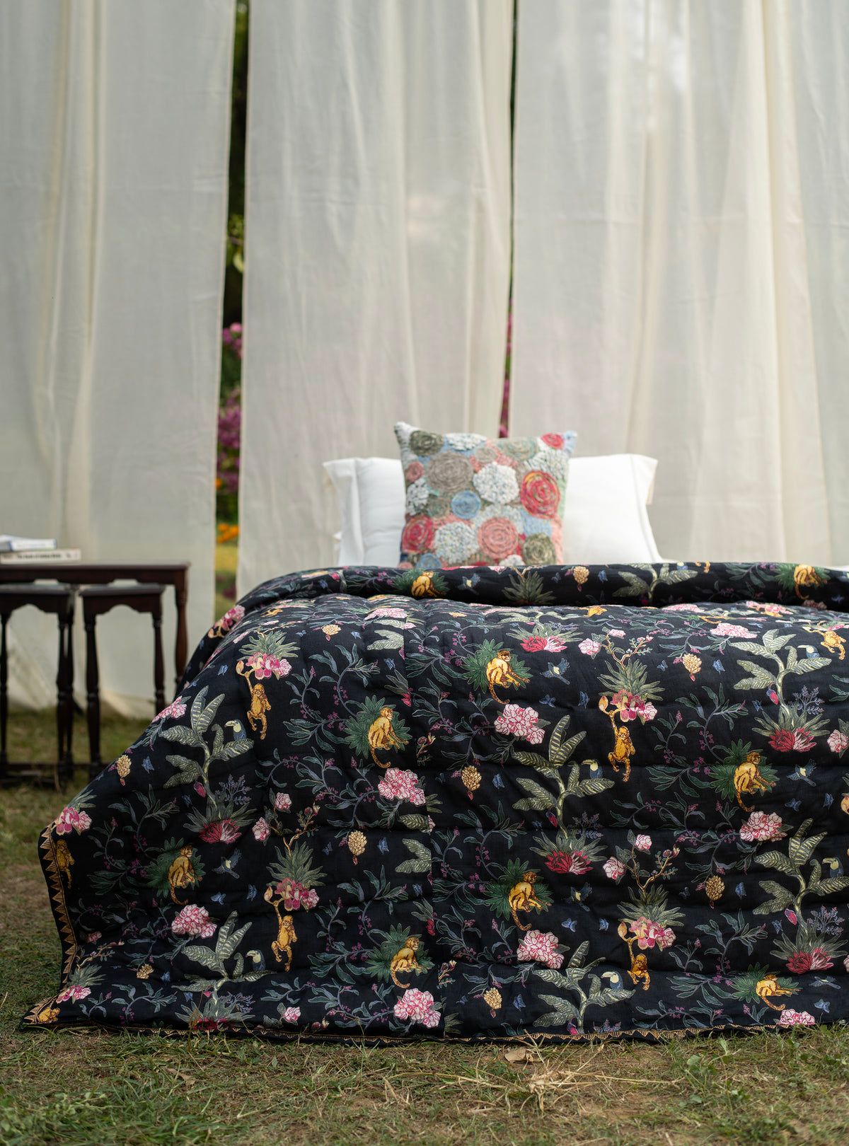 Printed Quilt Reversible : Ubud Black Voile