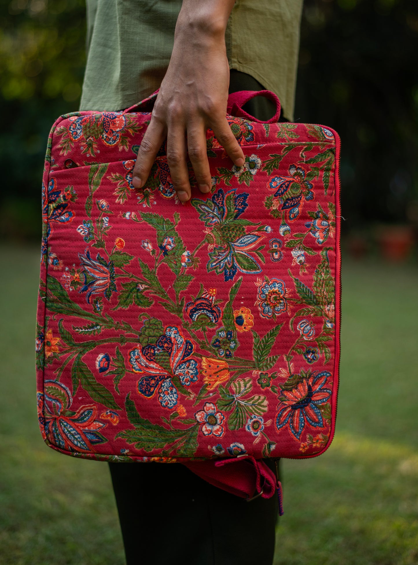 Quilted Laptop Bag  : Hawaii Chilli