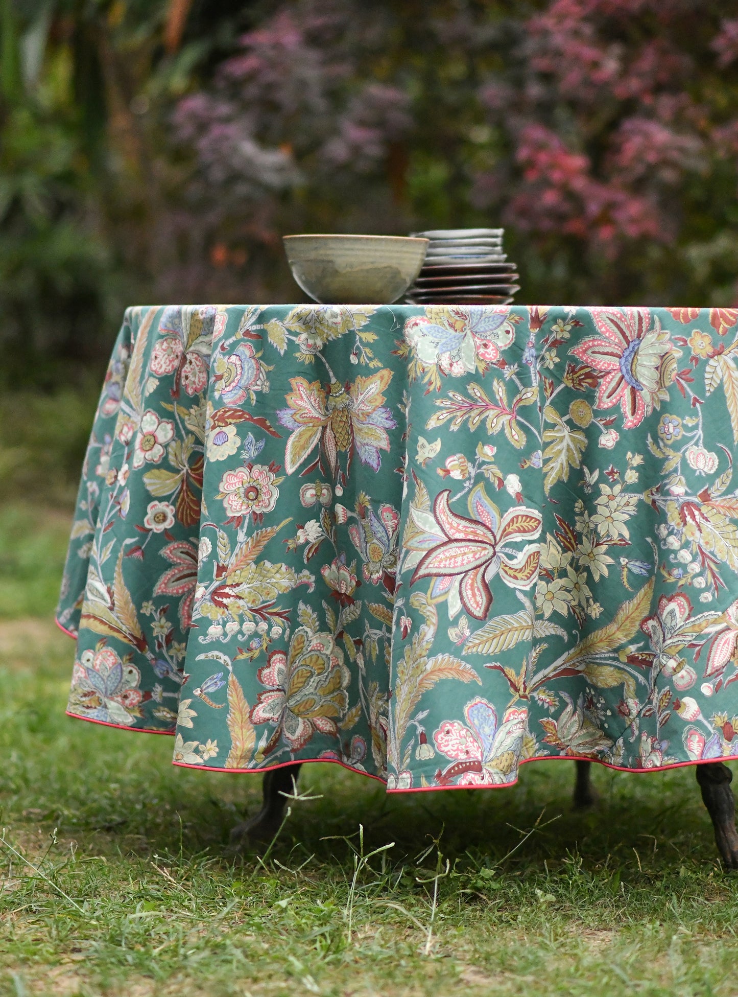 Printed Round Table Cloth With Piping : Hawaii Green | Sheeting