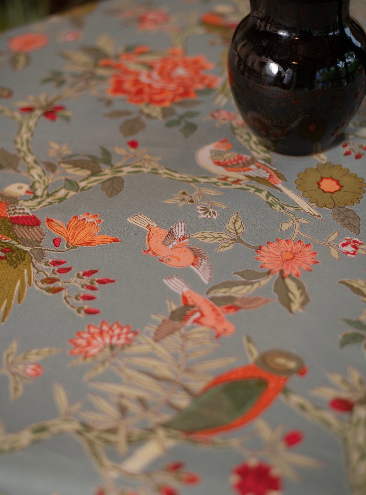 Printed Table Cloth Round With Border :  Bird  Manosque Sheeting