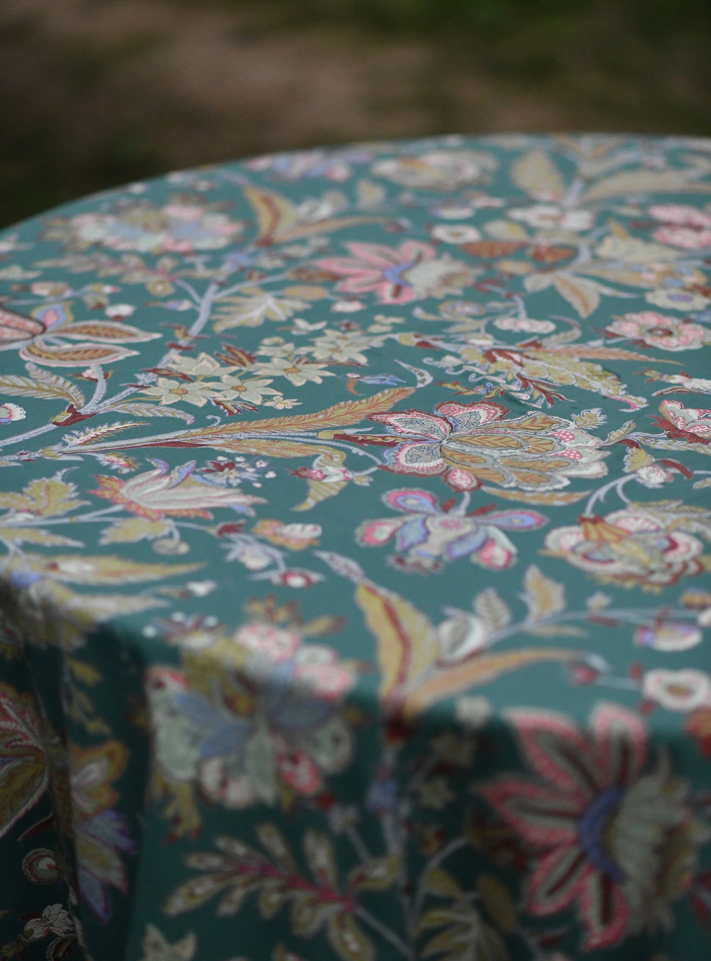 Printed Round Table Cloth With Piping : Hawaii Green | Sheeting