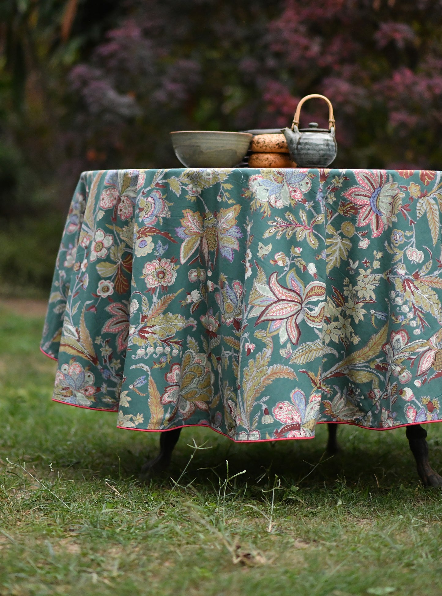Printed Round Table Cloth With Piping : Hawaii Green | Sheeting