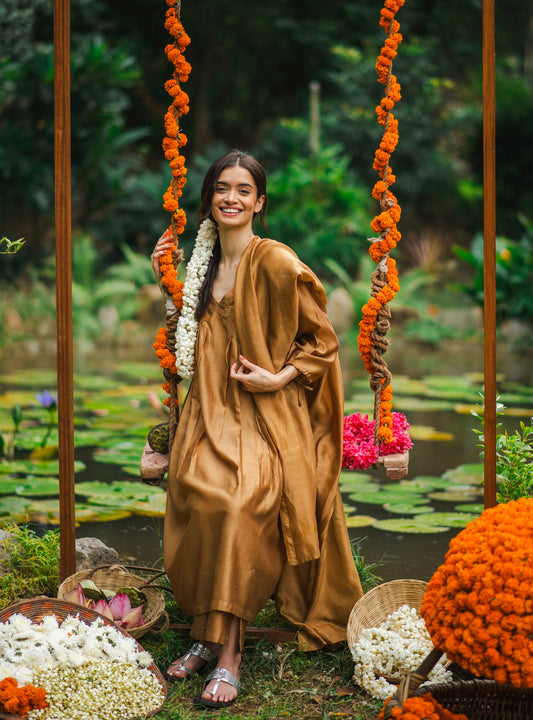 Slim Pant : Hand Applique Gold Chanderi