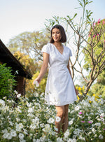 Tie Wrap : Solid White Swiss Dot Voile