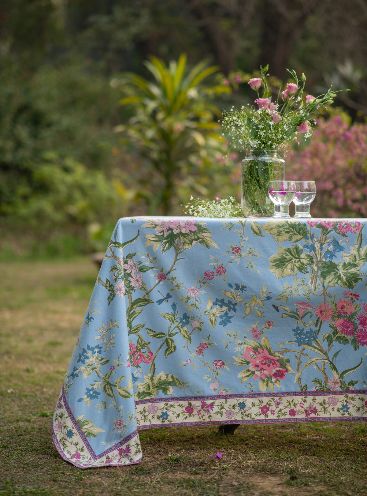 Printed Table Cloth/ Bed Cover With Border : Corsica Chambray Sheeting