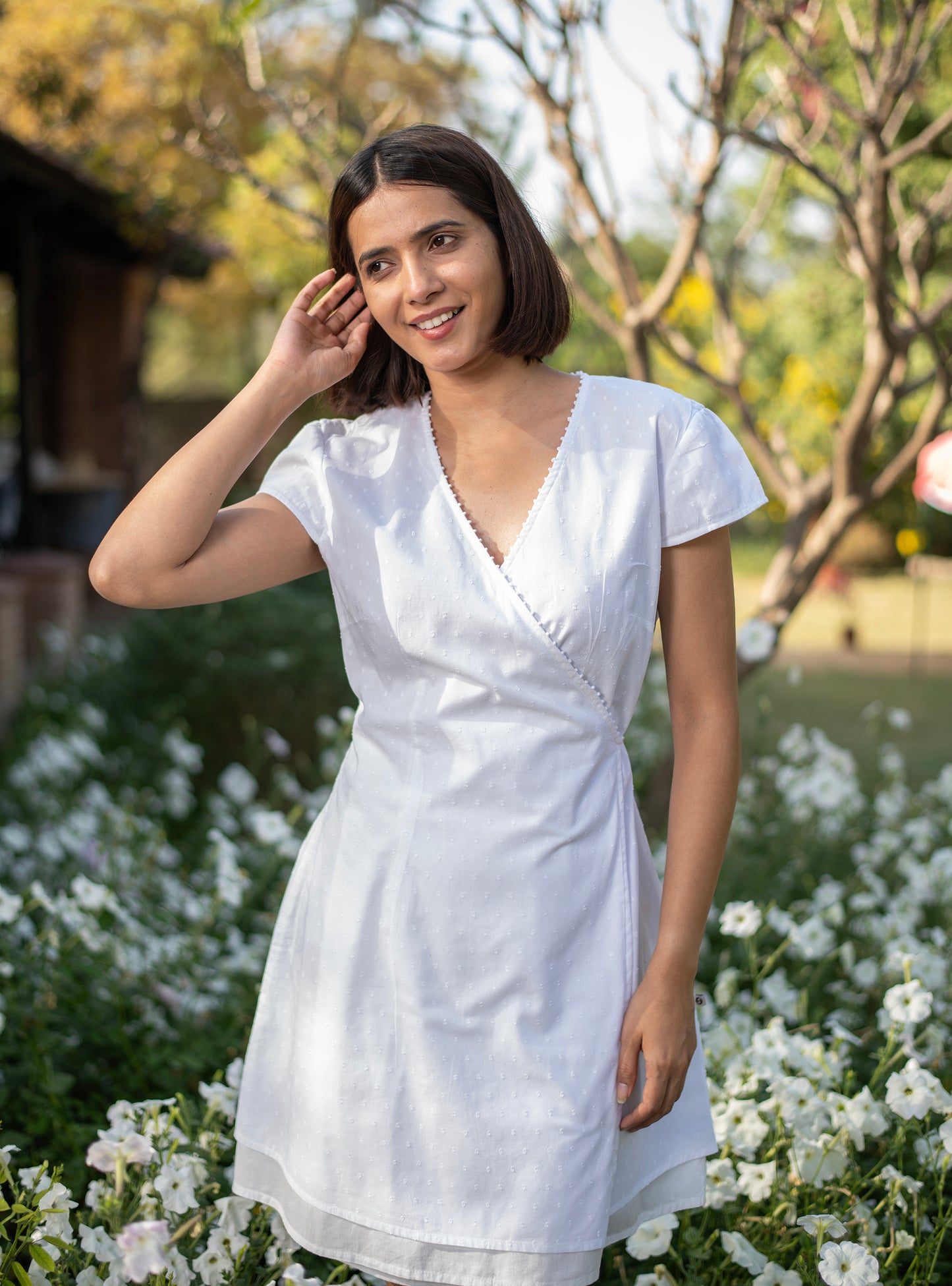 Tie Wrap : Solid White Swiss Dot Voile