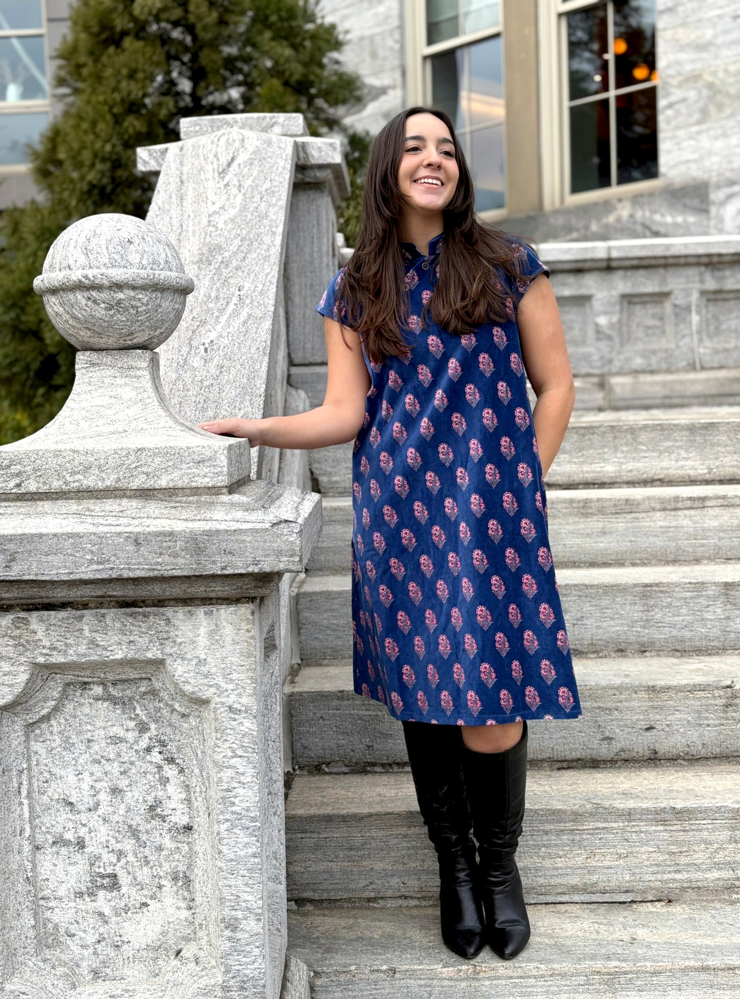 Joanne Dress : Agni Navy Velvet