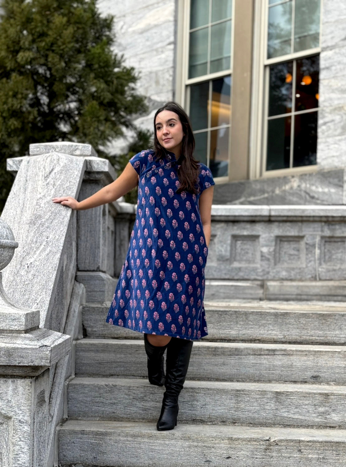 Joanne Dress : Agni Navy Velvet