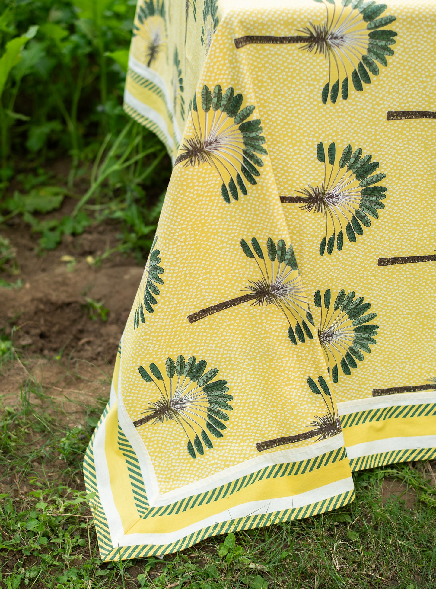 Printed Table Cloth Extra Border : Banana Lemon Sheeting