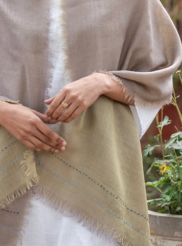 Double Layered Stole : Solid Lead Wool