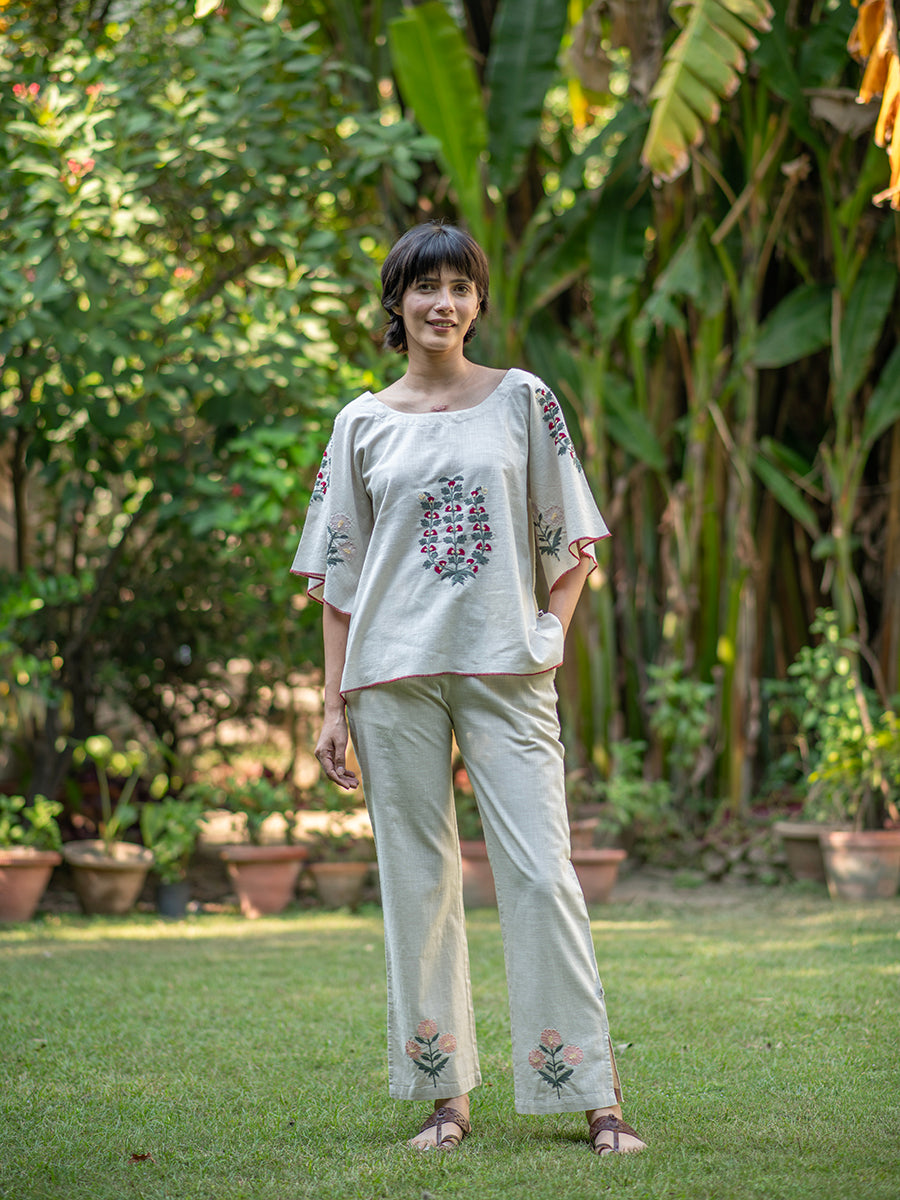 Embroidered Flary Top : Cream