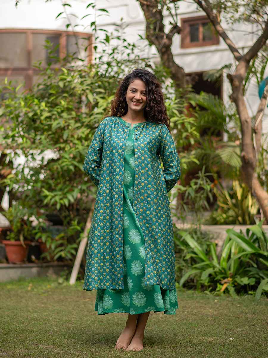 Delicate Shrug : Eden Emerald