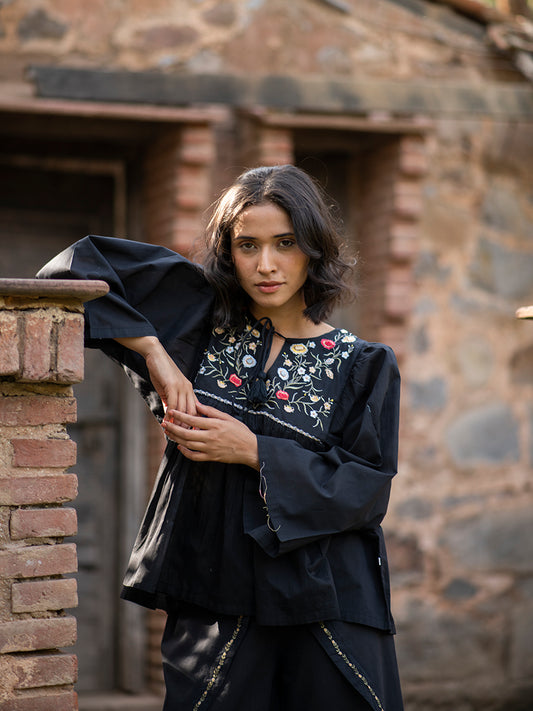 Katchi Top Embroidered : Black Voile