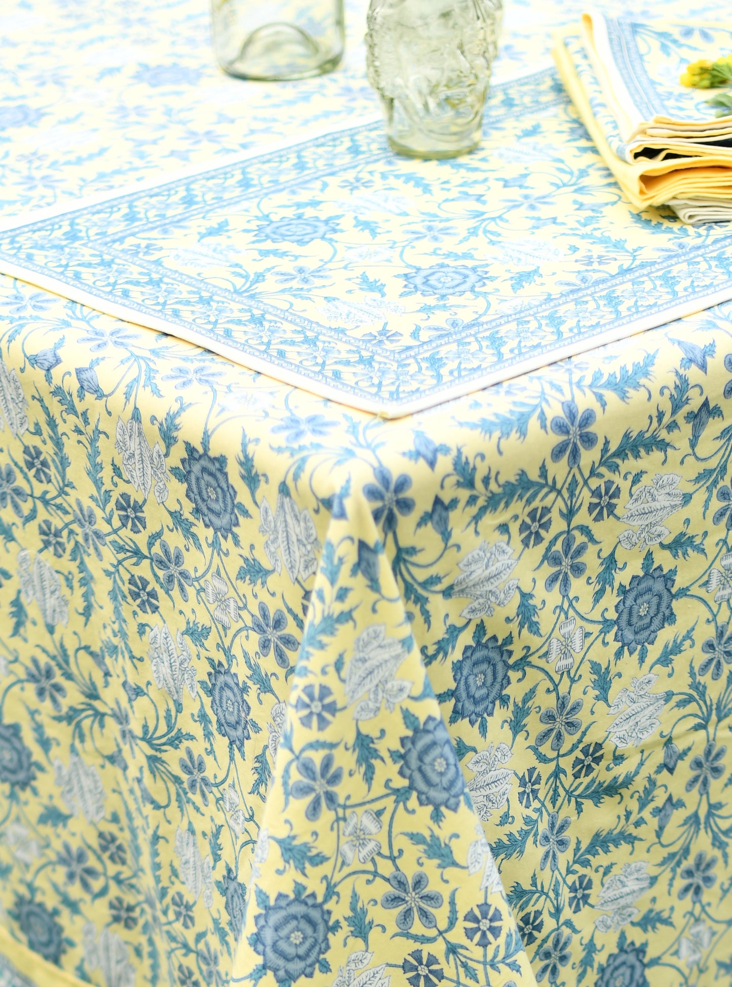 Printed Bed Cover Extra Border : Tara Butter Sheeting